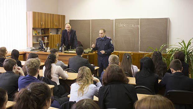 Співробітники Експертної служби області завітали до Черкаського гуманітарно-правового ліцею