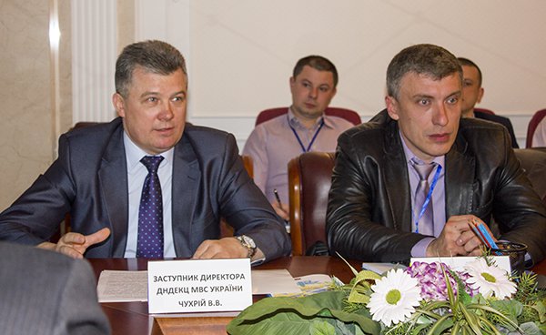 На семінарі в Черкасах фахівці обговорили актуальні питання судової балістичної експертизи